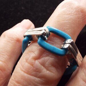 UNIQUE ARTIST TURQUOISE STONE "O" W/ STERLING JOINERS SZ. 7.75 RING 18